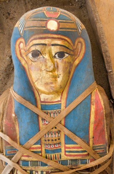 В Египте нашли мумию с позолоченной маской