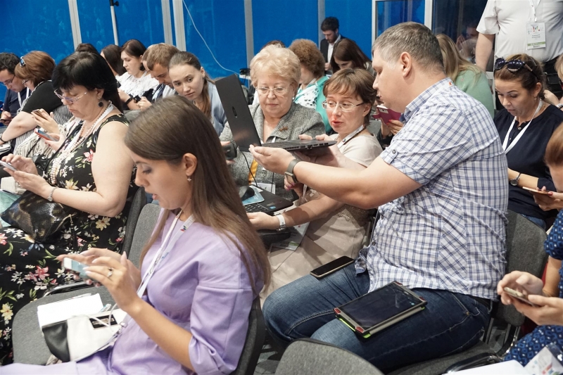 На форуме «Город образования» начался первый этап обучения педагогов работе с контентом Российской электронной школы 