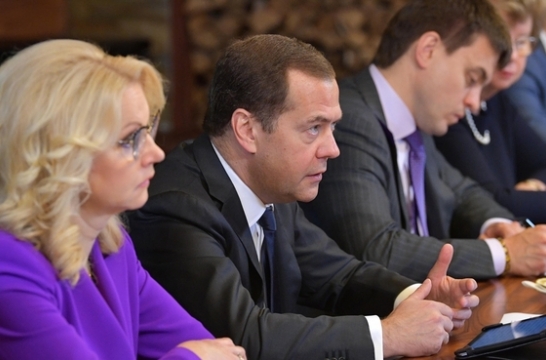 Необходимо обеспечить конкурентоспособность российского образования в мире – Медведев 