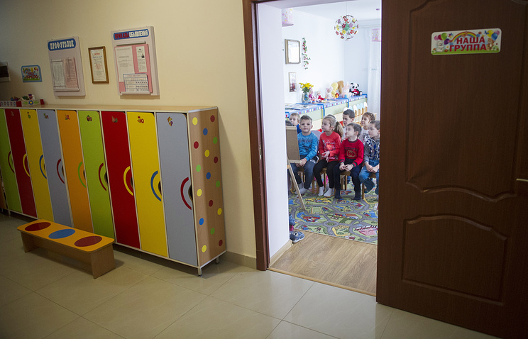 Всплеск рождаемости не позволяет регионам РФ решить проблему очередей в детсады