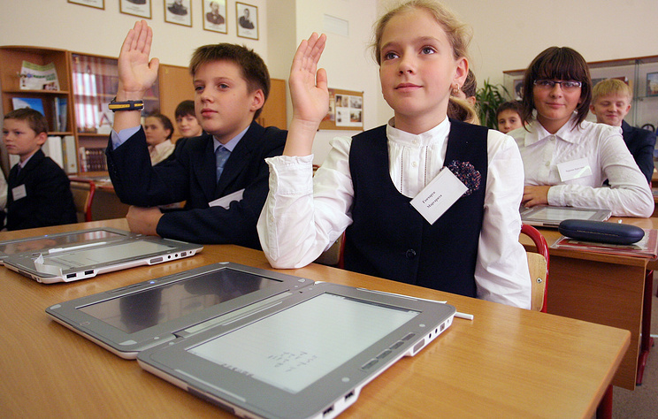 Около 70% школьников Кировской области смогут учиться по электронным учебникам