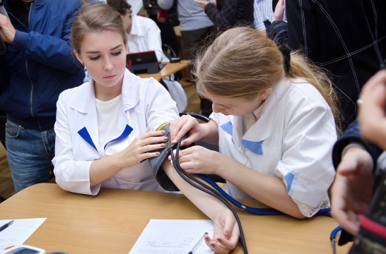 Московские школьники смогут проверить свои знания по медицине