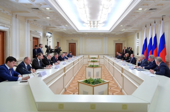 Владимир Путин провел в Екатеринбурге совещание по вопросу развития системы СПО 